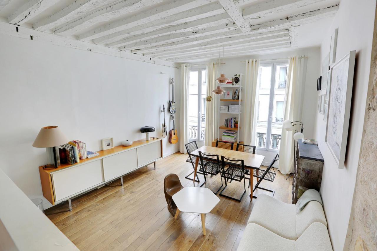 Lovely 2-bedroom In The Heart Of Appartement Parijs